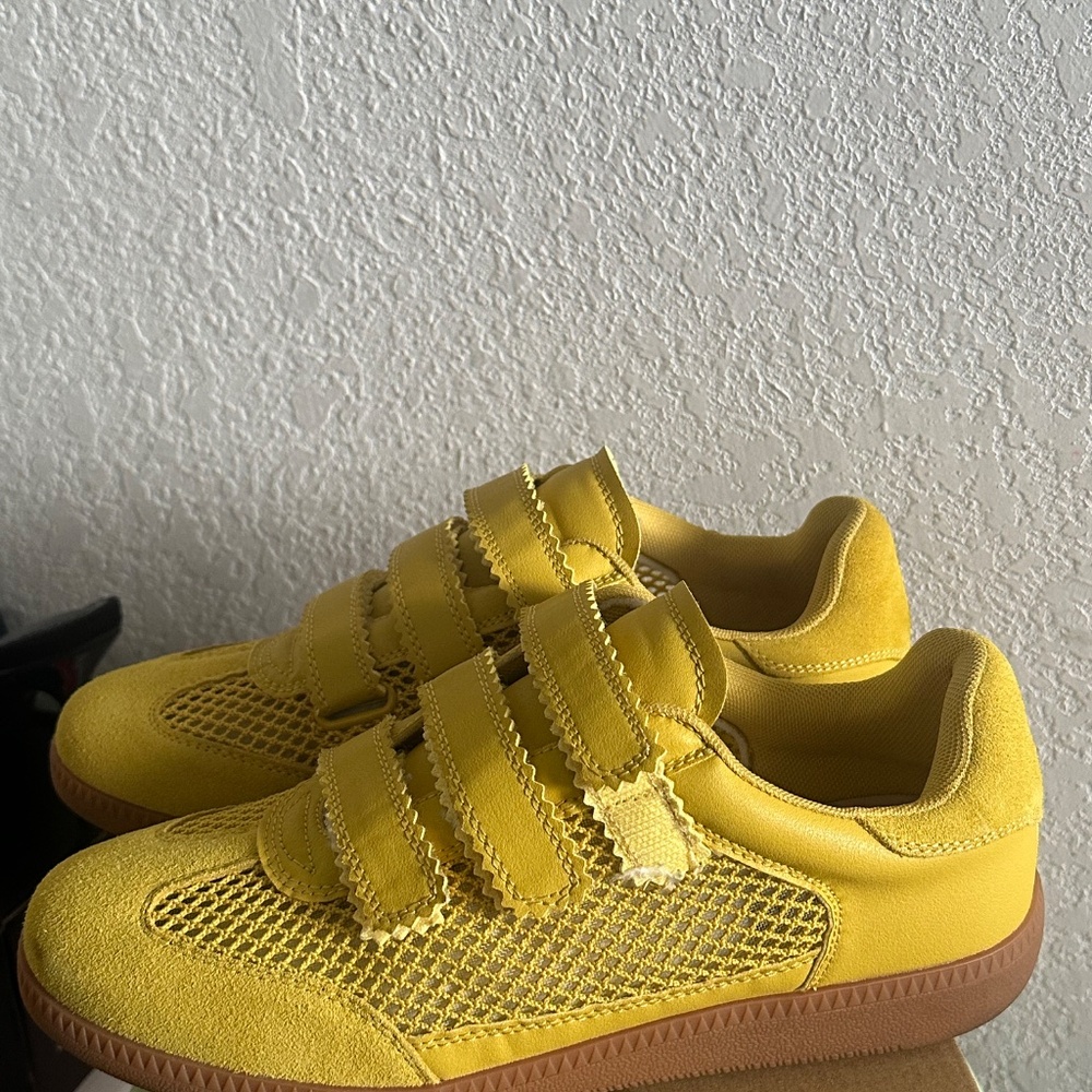 Steve Madden momentum sneaker - Picture 5 of 6